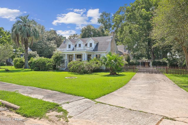 509 S Depot Street, Bonifay, FL 32425