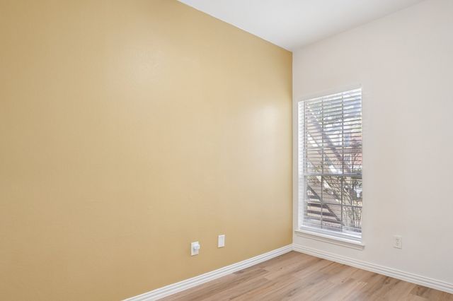 3550 Country Square Drive 201, Carrollton, TX 75006