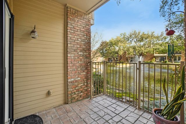 3550 Country Square Drive 201, Carrollton, TX 75006