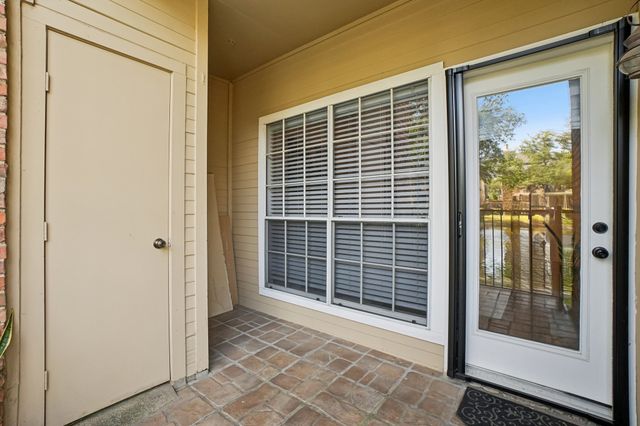 3550 Country Square Drive 201, Carrollton, TX 75006