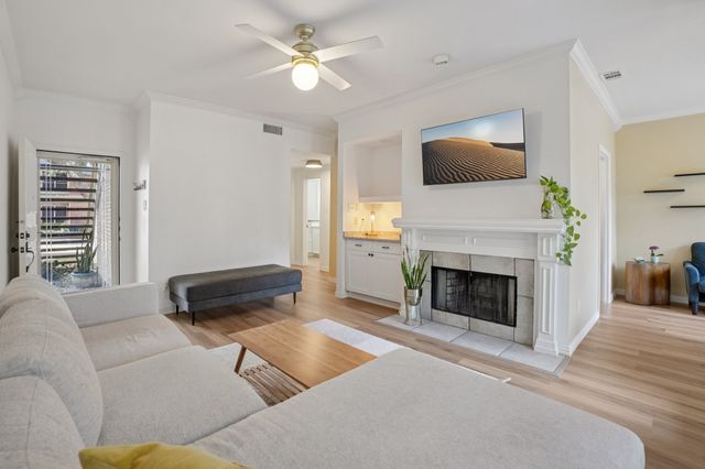 3550 Country Square Drive 201, Carrollton, TX 75006