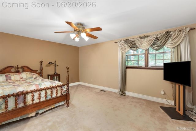 34062 Inverarry Court, Sterling Heights, MI 48312