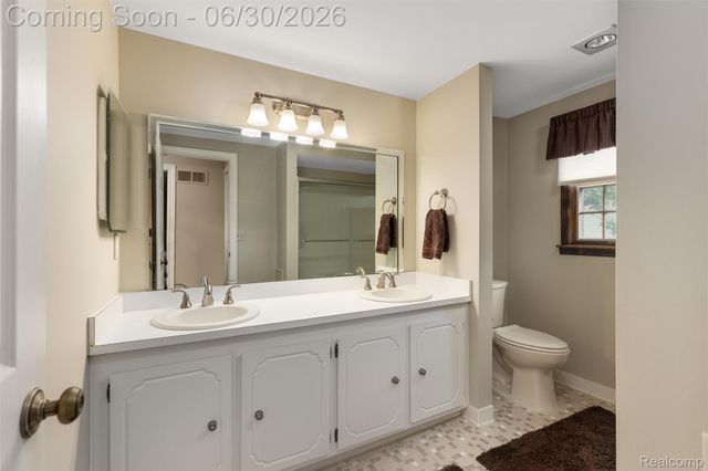 34062 Inverarry Court, Sterling Heights, MI 48312