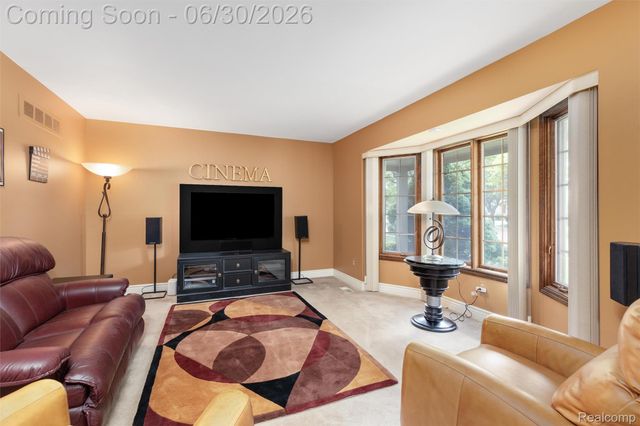 34062 Inverarry Court, Sterling Heights, MI 48312