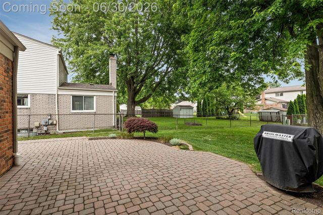 34062 Inverarry Court, Sterling Heights, MI 48312