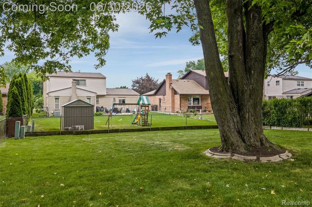 34062 Inverarry Court, Sterling Heights, MI 48312