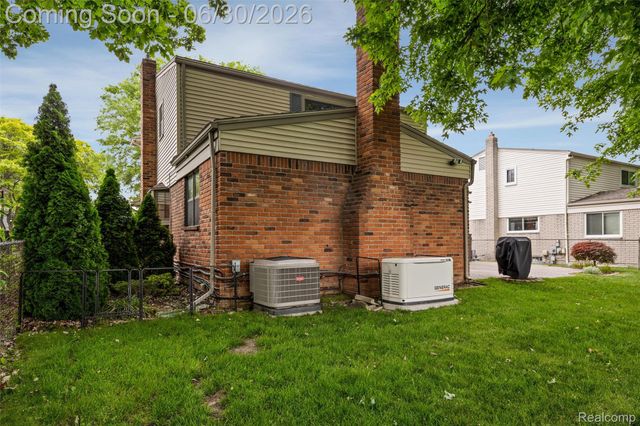 34062 Inverarry Court, Sterling Heights, MI 48312