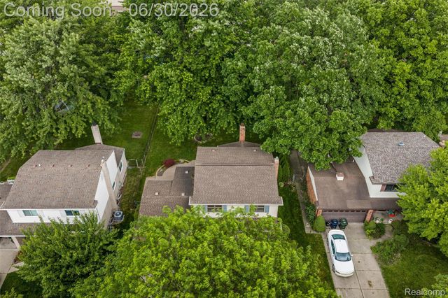 34062 Inverarry Court, Sterling Heights, MI 48312