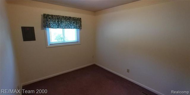 3927 Detroit Street, Dearborn Heights, MI 48125