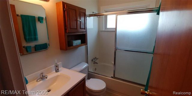 3927 Detroit Street, Dearborn Heights, MI 48125