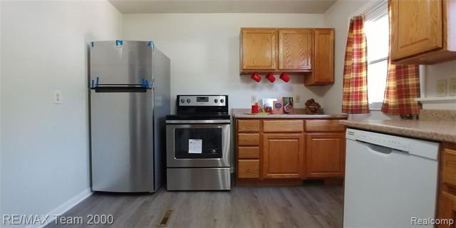 3927 Detroit Street, Dearborn Heights, MI 48125