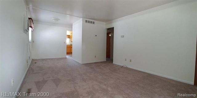 3927 Detroit Street, Dearborn Heights, MI 48125