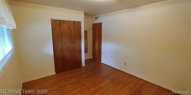 3927 Detroit Street, Dearborn Heights, MI 48125