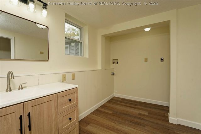 303 Georges Drive, Charleston, WV 25306