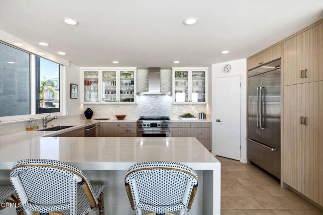 3281 Ocean Drive, Oxnard, CA 93035