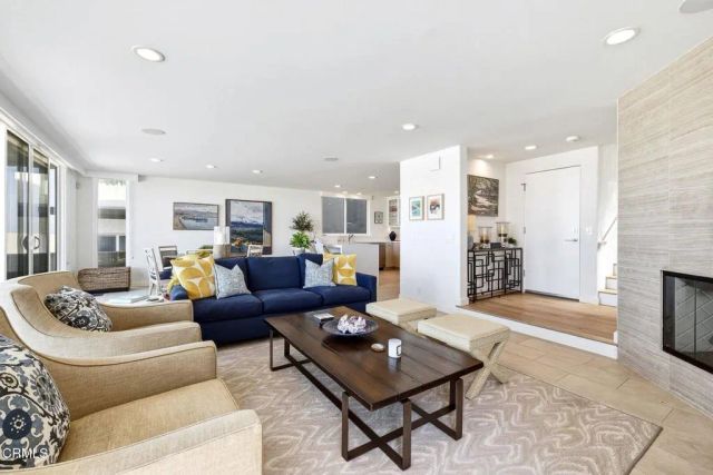 3281 Ocean Drive, Oxnard, CA 93035