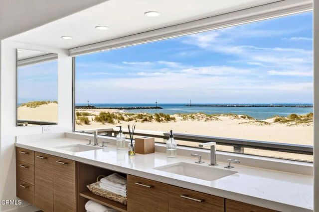 3281 Ocean Drive, Oxnard, CA 93035