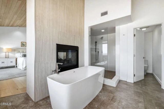 3281 Ocean Drive, Oxnard, CA 93035