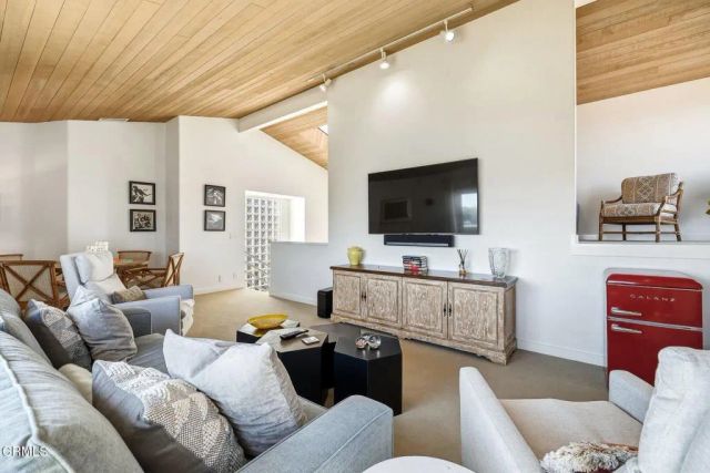 3281 Ocean Drive, Oxnard, CA 93035