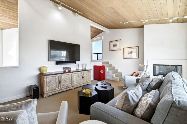 3281 Ocean Drive, Oxnard, CA 93035