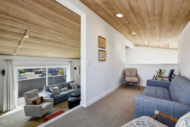 3281 Ocean Drive, Oxnard, CA 93035