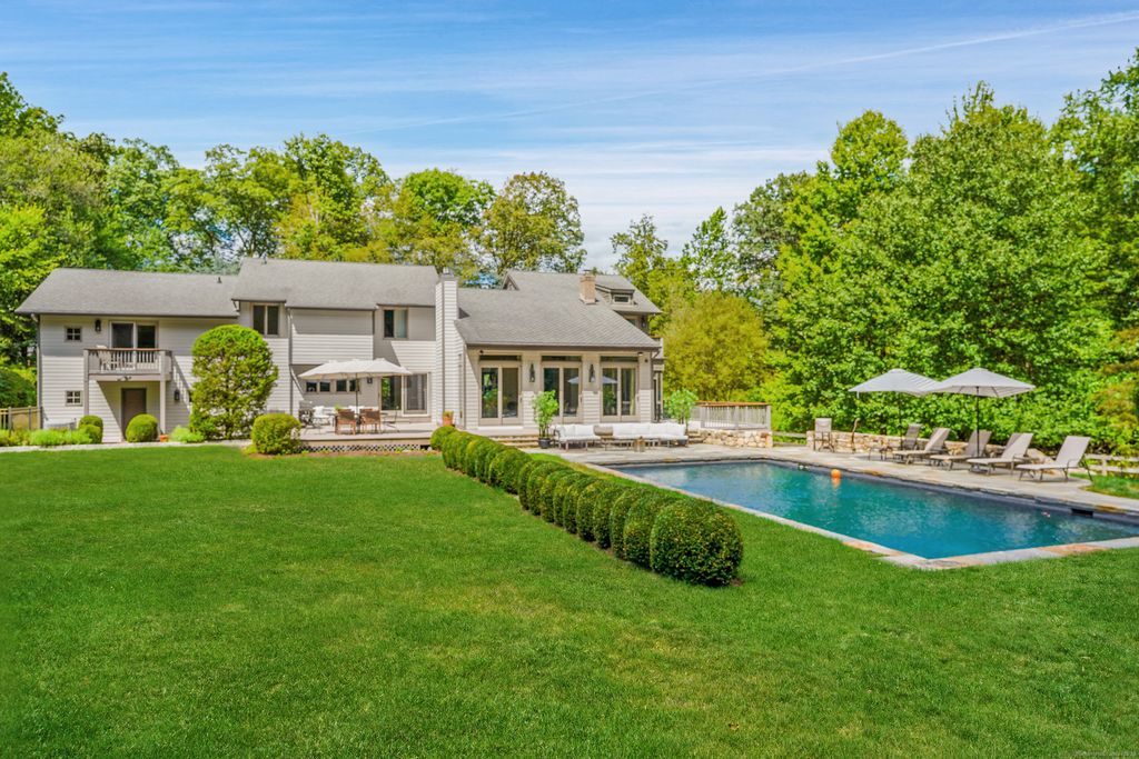 40 Hermit Lane, Westport, CT 06880