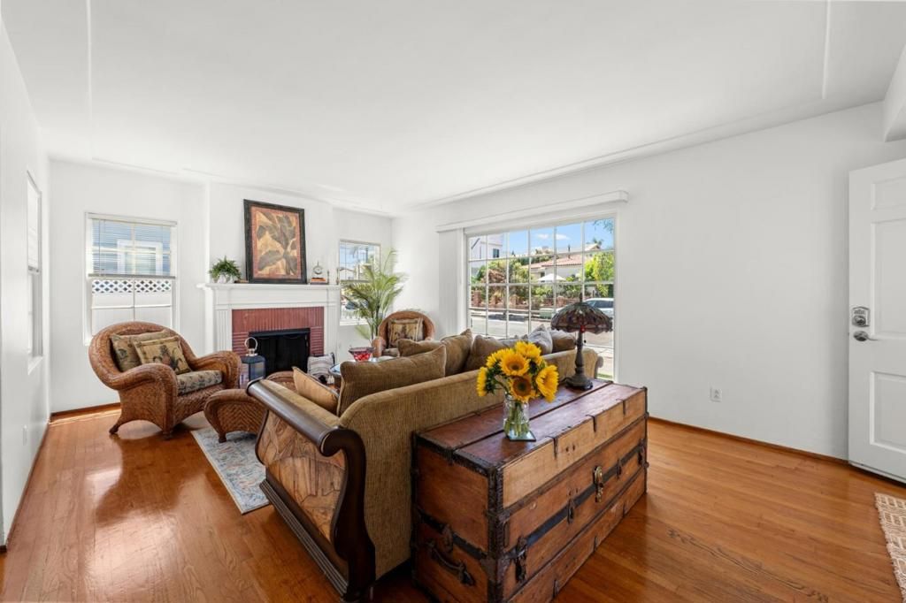 Image 10 of property listing at 3535 Jewell Street, San Diego, CA 92109