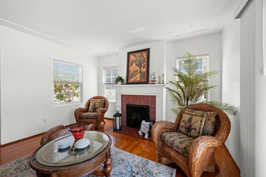 Image 11 of property listing at 3535 Jewell Street, San Diego, CA 92109