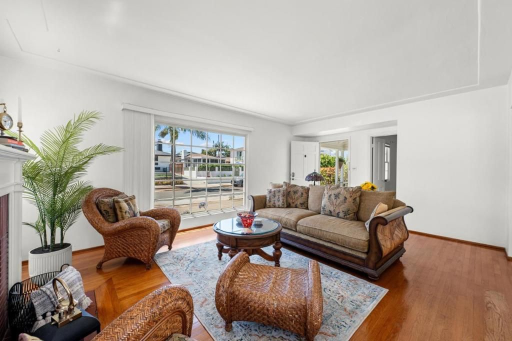 Image 12 of property listing at 3535 Jewell Street, San Diego, CA 92109