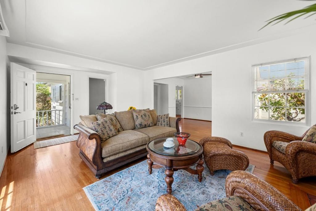 Image 13 of property listing at 3535 Jewell Street, San Diego, CA 92109