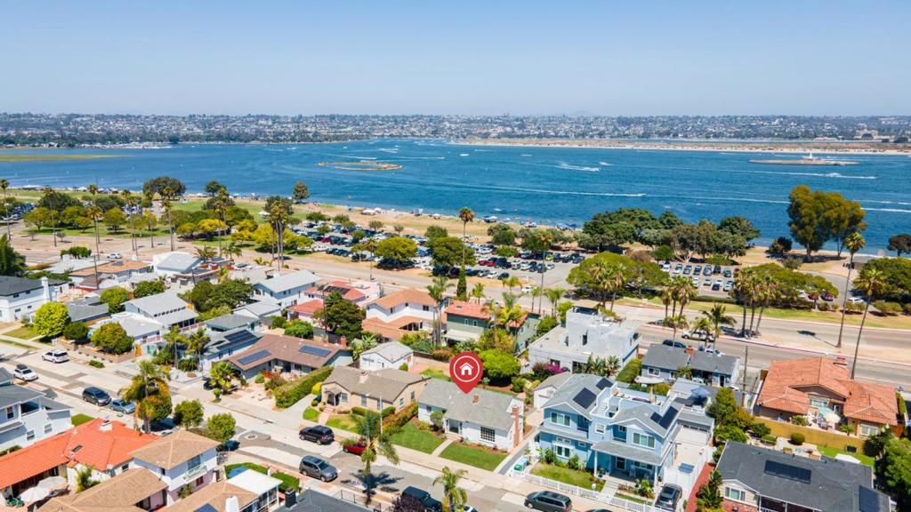 Image 35 of property listing at 3535 Jewell Street, San Diego, CA 92109
