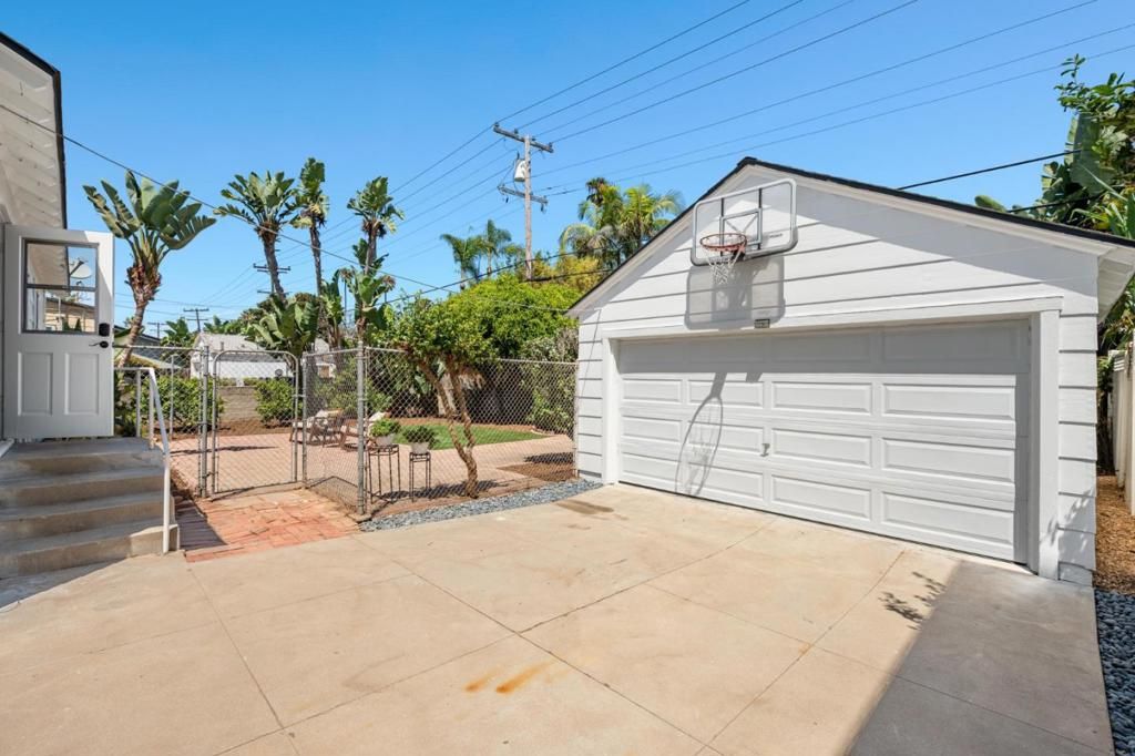 Image 7 of property listing at 3535 Jewell Street, San Diego, CA 92109