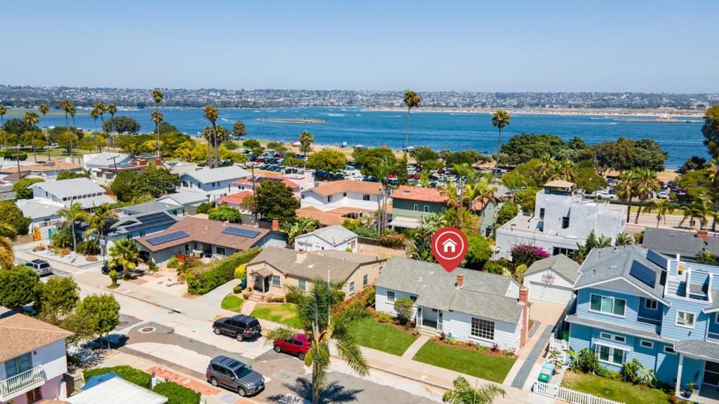 Image 9 of property listing at 3535 Jewell Street, San Diego, CA 92109