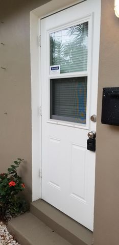 1000 NE 17TH Court, Fort Lauderdale, FL 33305
