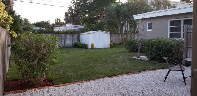 1000 NE 17TH Court, Fort Lauderdale, FL 33305