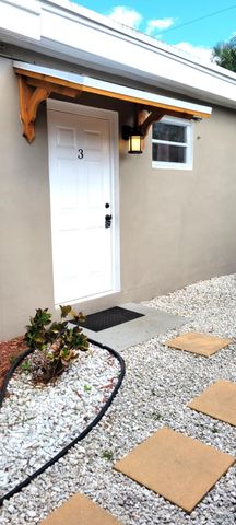 1000 NE 17TH Court, Fort Lauderdale, FL 33305