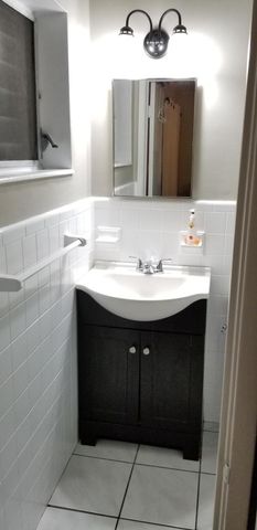 1000 NE 17TH Court, Fort Lauderdale, FL 33305