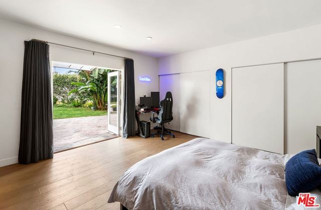 160 Beloit Avenue, Los Angeles, CA 90049