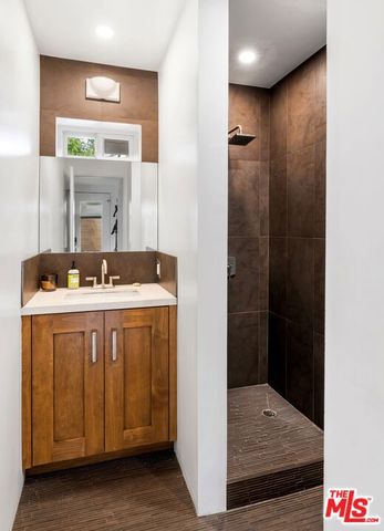 160 Beloit Avenue, Los Angeles, CA 90049