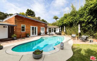 160 Beloit Avenue, Los Angeles, CA 90049