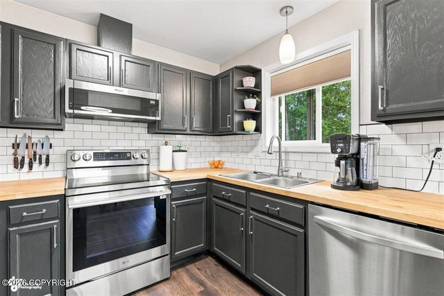 421 W 91st Avenue, Anchorage, AK 99515