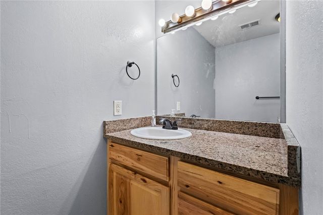 7 Woodbridge Drive, Bella Vista, AR 72714