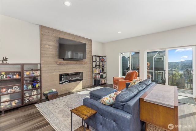 134 Blackfish Court, Bremerton, WA 98310