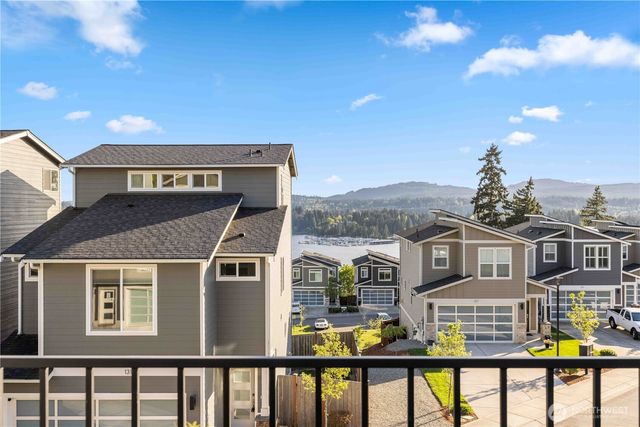 134 Blackfish Court, Bremerton, WA 98310