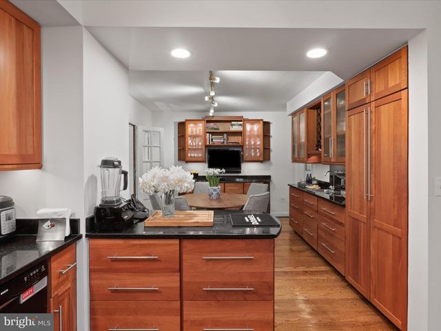 4725 ROCK SPRING RD, Arlington, VA 22207