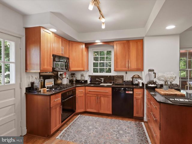4725 ROCK SPRING RD, Arlington, VA 22207