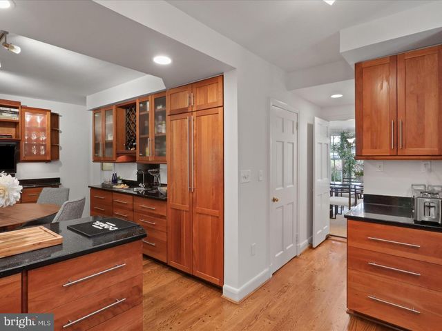 4725 ROCK SPRING RD, Arlington, VA 22207