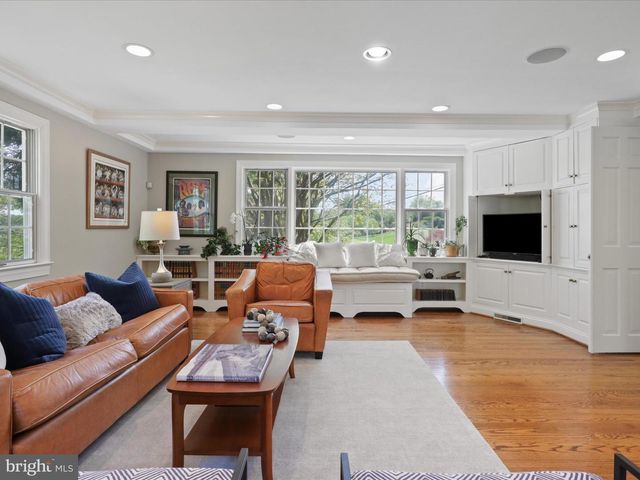 4725 ROCK SPRING RD, Arlington, VA 22207