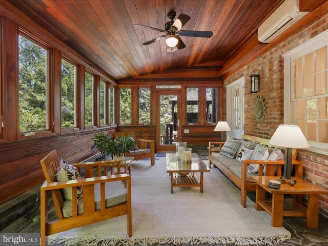 4725 ROCK SPRING RD, Arlington, VA 22207