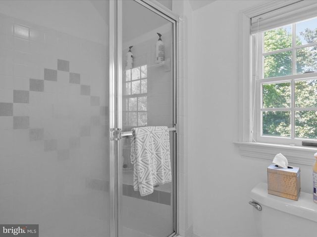 4725 ROCK SPRING RD, Arlington, VA 22207